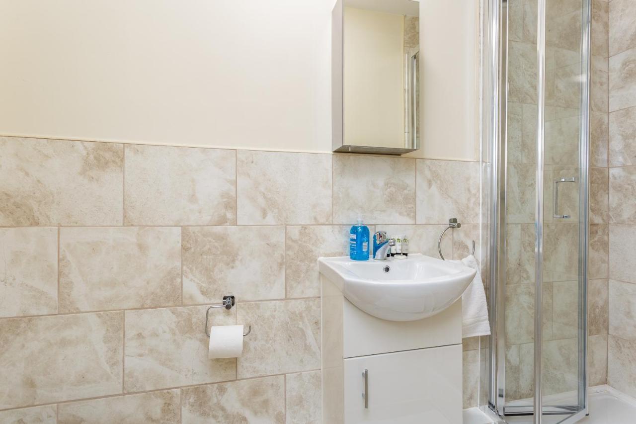 St Mary'S - Modern Central Huge Studio Apartments 사우샘프턴 객실 사진